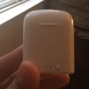 Wireless Bluetooth headphones